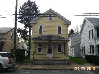 64 W Main St, Newmanstown, PA 17073 