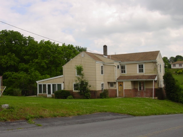 41 Gin Mill Rd, Mohrsville, PA 19541 