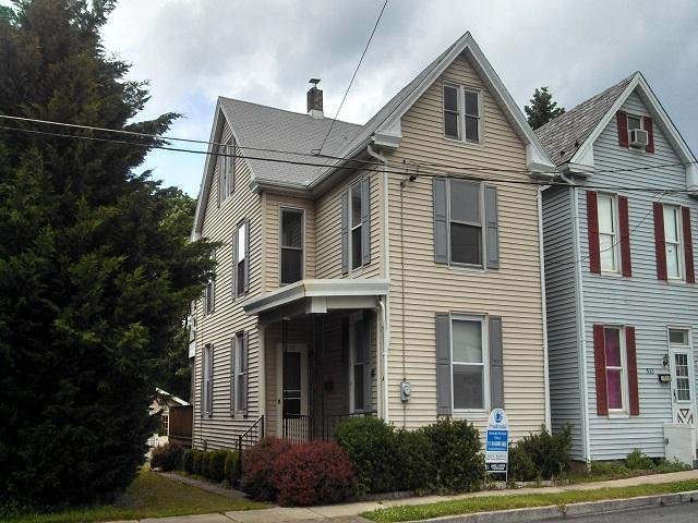 527 E Washington St, Chambersburg, PA 17201 