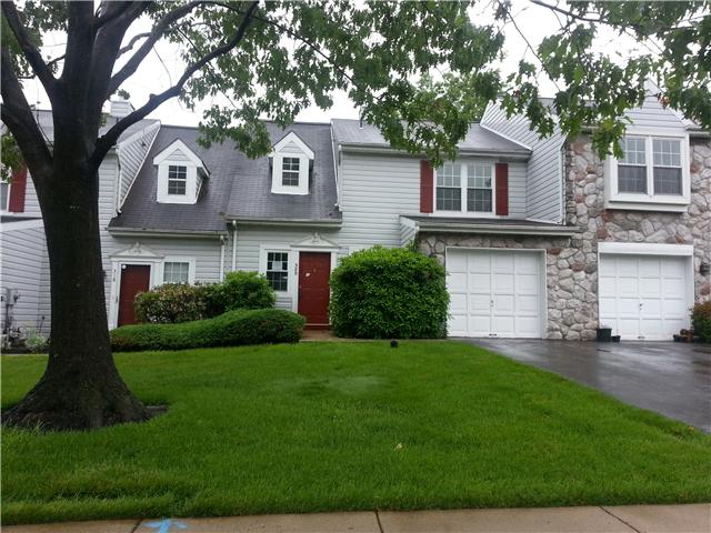 320 Independence Dr, Holland, PA 18966 