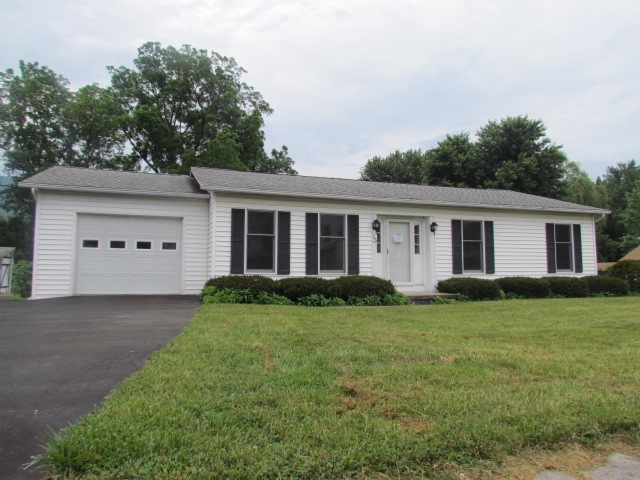 246 Clarence St, Hyndman, PA 15545 