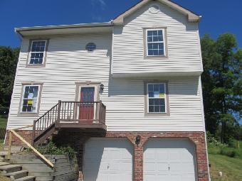 821 Hawk Valley Dr, Leechburg, PA 15656 