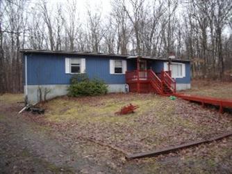 833 Redstart Ct, Hawley, PA 18428 