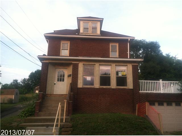1021 Rosannah St., Ellwood City, PA 16117 