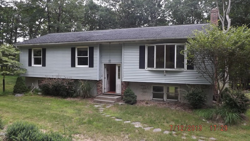 126 Pitch Pine Dr, Milford, PA 18337 