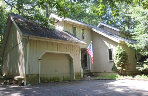 148 Tall Oak Dr, Pocono Lake, PA 18347 