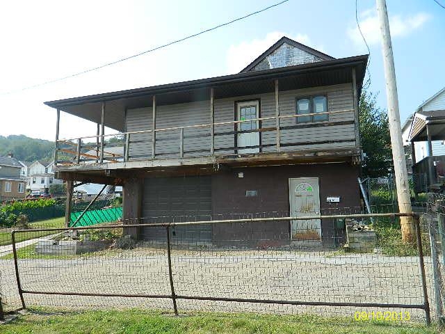 129 W 10th Ave Rear, Tarentum, PA 15084 