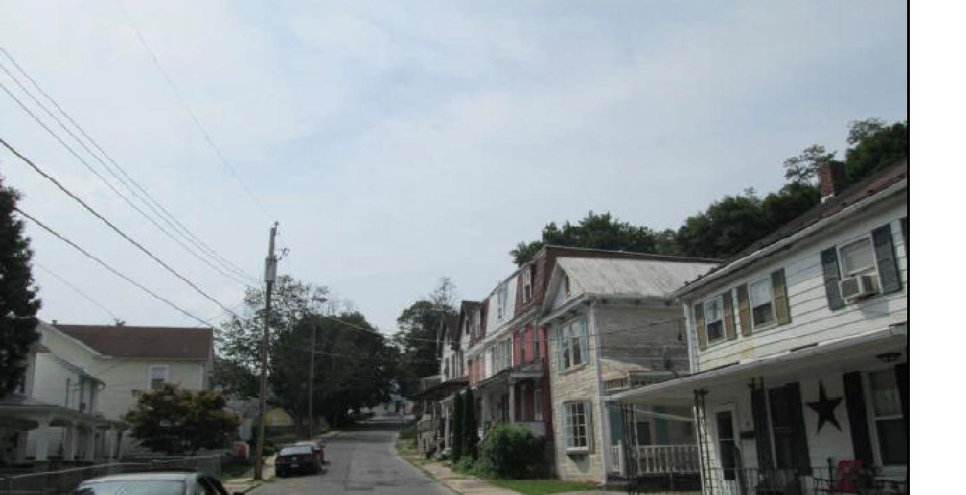 12 Ridge Rd, Lewistown, PA 17044 