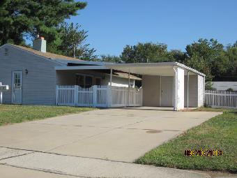 14 Glenwood Ln, Levittown, PA 19055 