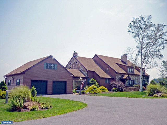 332 BLUE ROCKS RD, Lenhartsville, PA 19534 