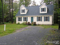 Burnside Dr, Tobyhanna, PA 18466 