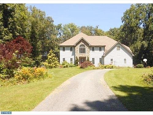 Pear, Reading, PA 19606 