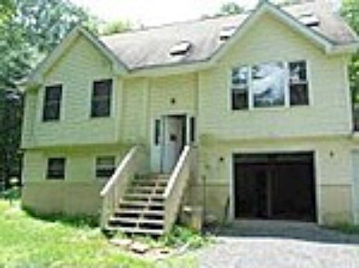 Lake Ln, Tannersville, PA 18372 