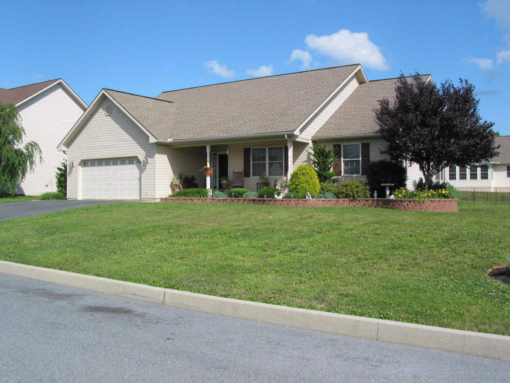 325 CHARLES STREET, Lebanon, PA 17042 