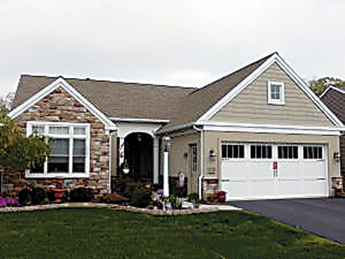 1042 STANFORD, Lebanon, PA 17042 