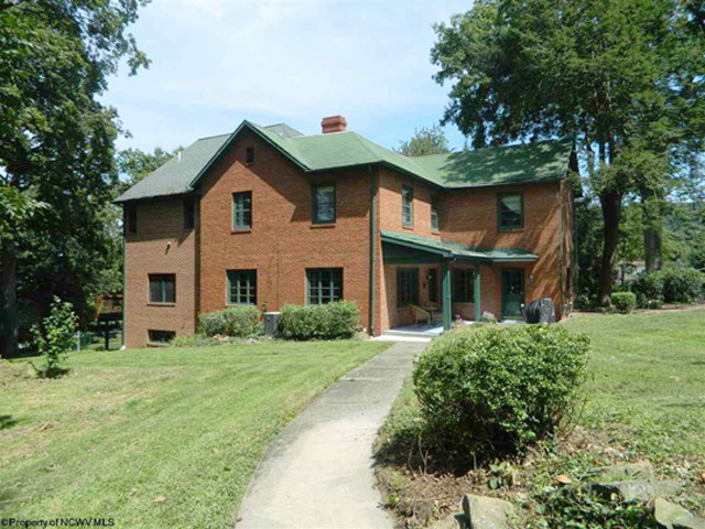 1 Cyrus Avenue, Point Marion, PA 15474 