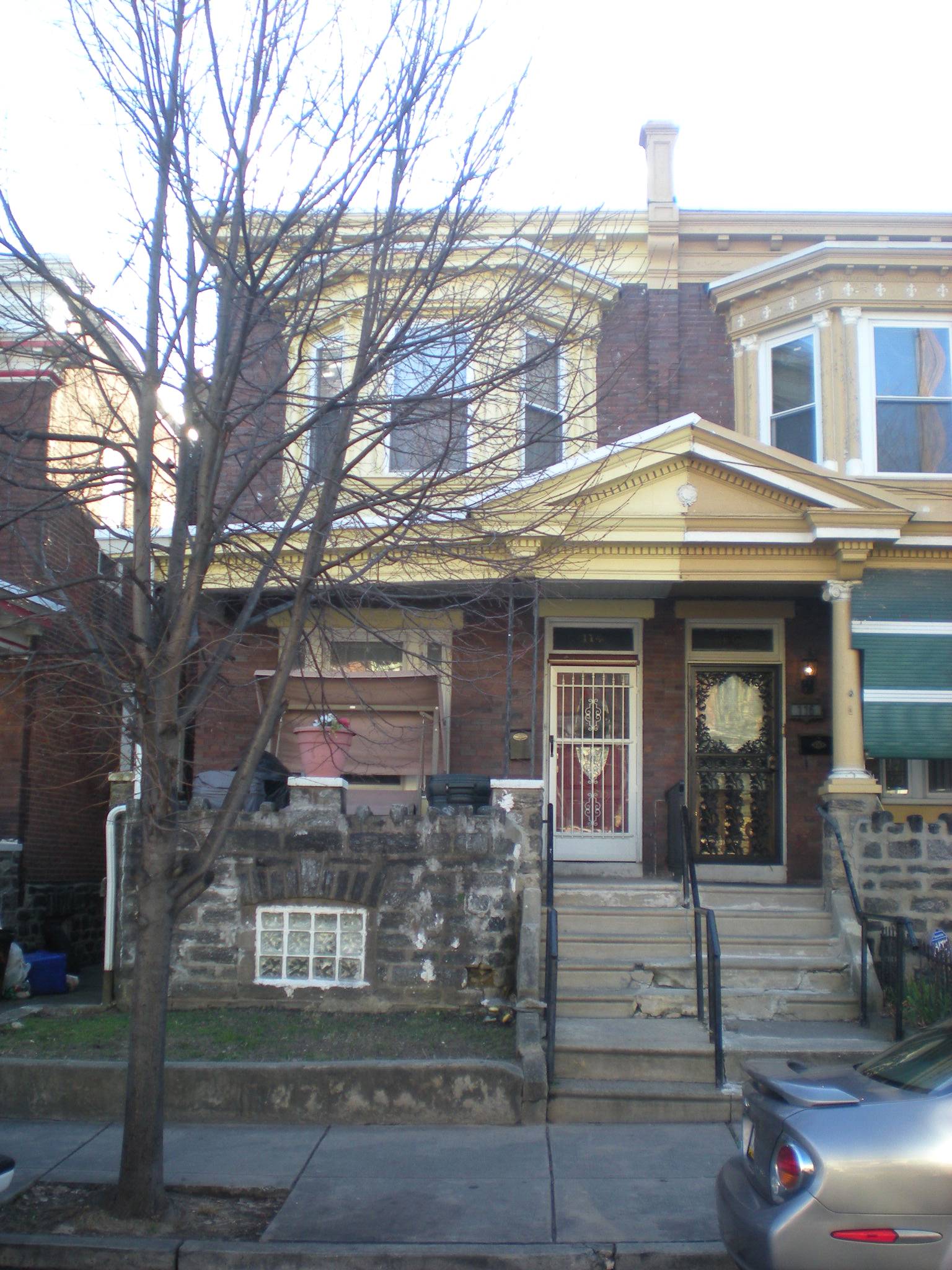 114 W Wyneva St, Philadelphia, PA 19144 