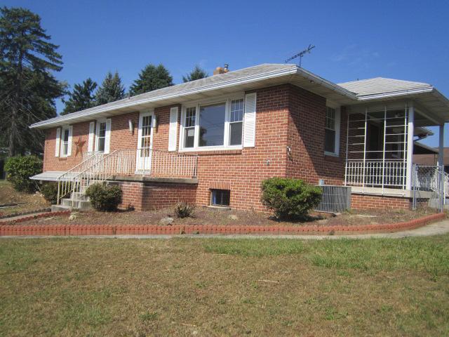2705 Mount Rose Ave, York, PA 17402 