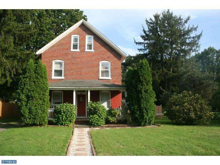 718 WALNUT ST, Royersford, PA 19468 