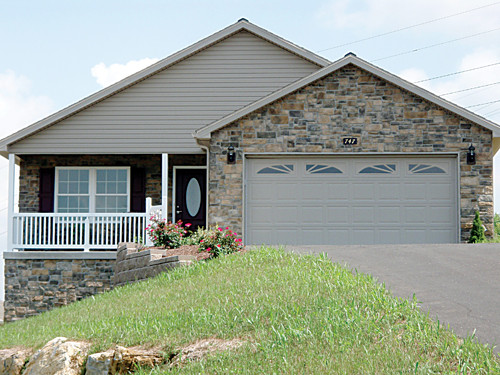 747 GOLDEN SPRING DR, Waynesboro, PA 17268 