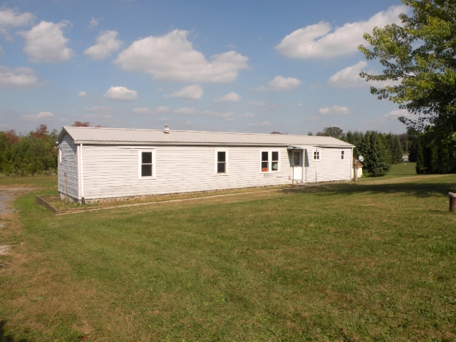 18 W Market St, Mt Aetna, PA 19544 