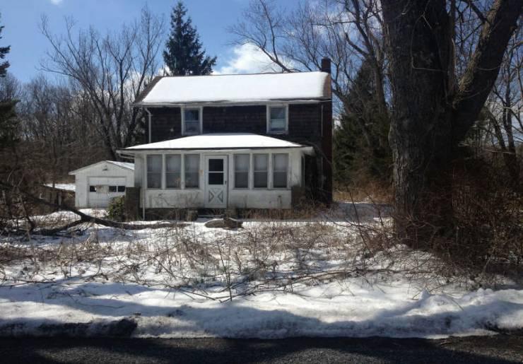 2075 Mountain Rd, East Stroudsburg, PA 18301 