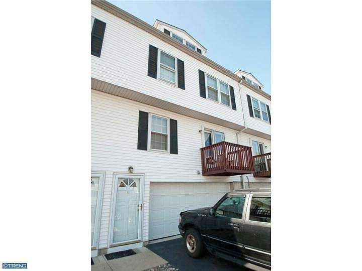 Riverwatch Ct, Essington, PA 19029 