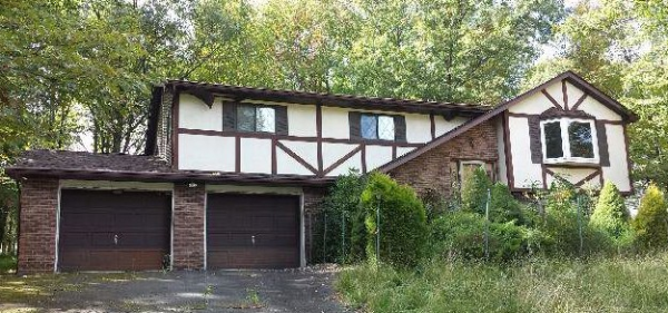 1065 Pine Ridge, Bushkill, PA 18324 