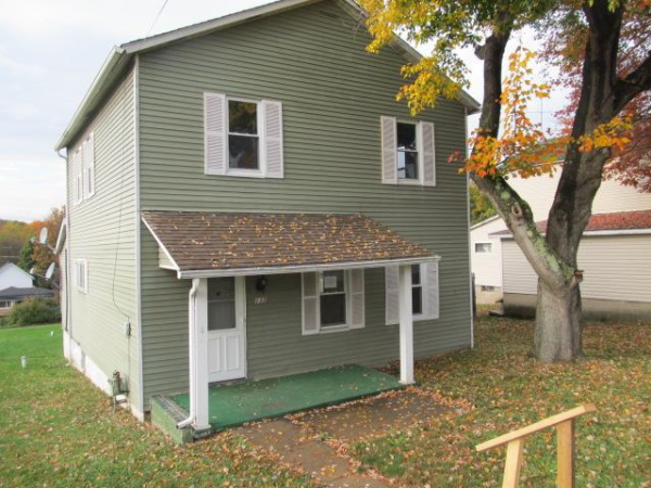 132 11th St, Lucerne Mines, PA 15754 