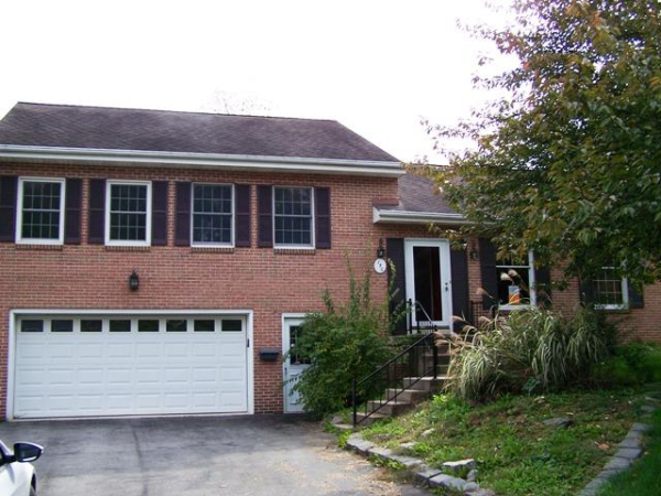 150 East Charlotte St, Millersville, PA 17551 