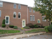 73 Fairfax Village, Harrisburg, PA 17112 