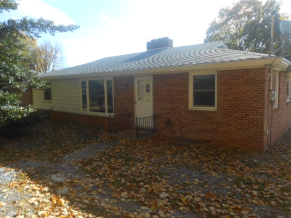 330 Donna Lane, York, PA 17403 