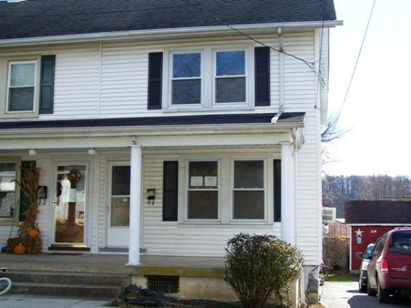 22 Broad St, Christiana, PA 17509 