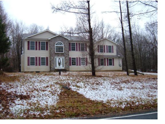 3510 Emerald Blvd, Long Pond, PA 18334 