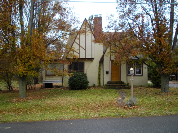 438 Oakwood Ave, Stroudsburg, PA 18360 