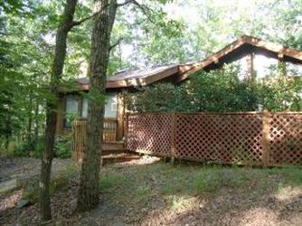 114 Surrey Dr, Lords Valley, PA 18428 