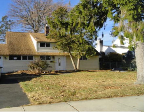 9 Woodbine Road, Levittown, PA 19057 