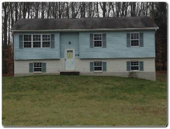 108 Turkey Run Dr, Greentown, PA 18426 