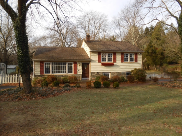 6 Reservation Trl, Media, PA 19063 