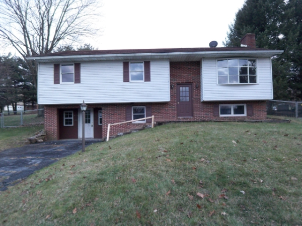 4 Surrey Court, Chambersburg, PA 17201 