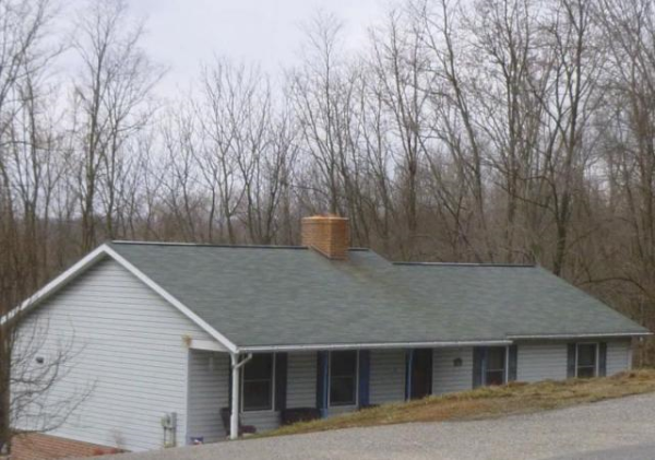 105 Woodstock Rd, Fayetteville, PA 17222 