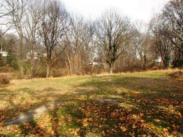 15 Royal Manor Rd, Williams Township, PA 18042 