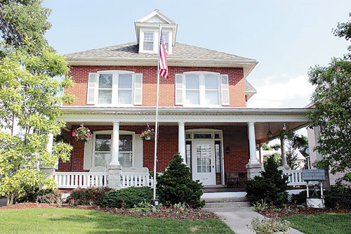 1039 MAIN STREET, East Earl, PA 17519 