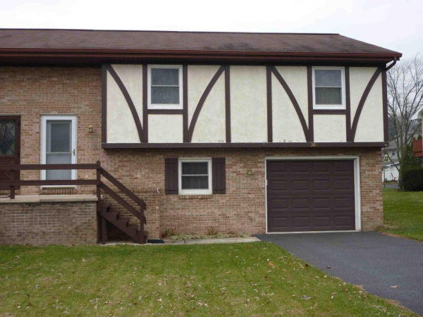 305 EDGEHILL DRIVE, Akron, PA 17501 