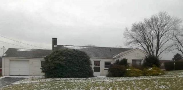 320 Nebraska Dr, New Kensington, PA 15068 