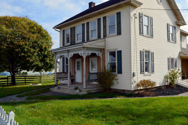 2564 E KING STREET, Lebanon, PA 17042 