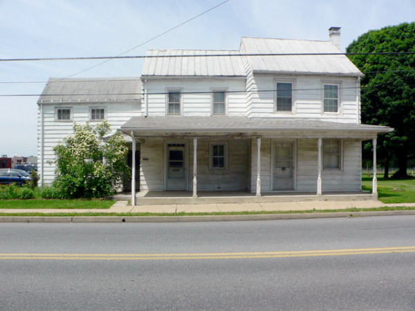 5860 LEMON STREET, East Petersburg, PA 17520 