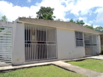 814 Calle Ycaro Altura Del Parque Ecuestre Dev, Carolina, PR 00987 