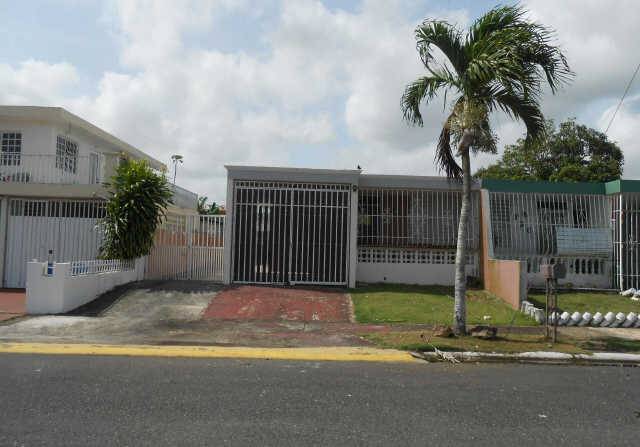 P35 Lagos De Plata, Toa Baja, PR 00949 