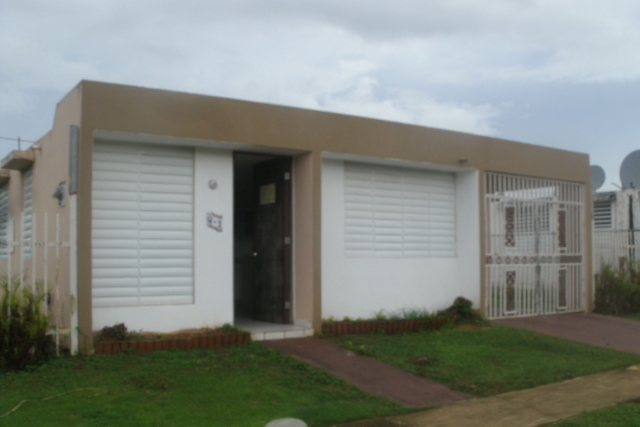 Q-1 16 St Jardines De Palo Blanco, Arecibo, PR 00612 